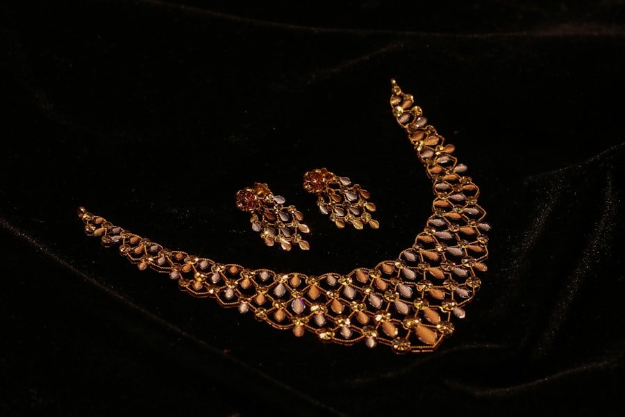 Iris Kundan Earcuff Set