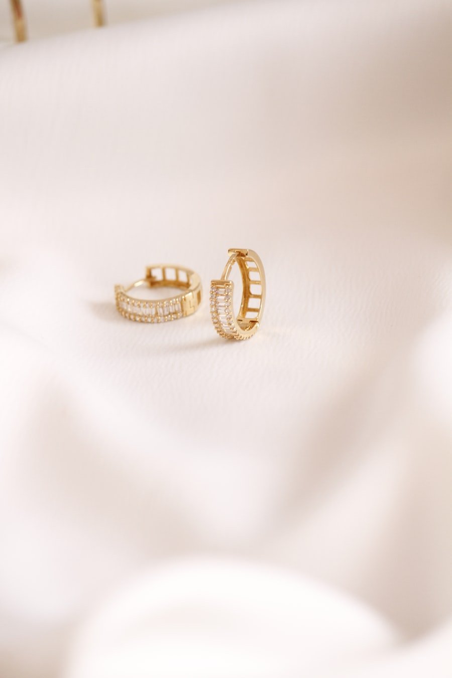 Selene Pearl Studs
